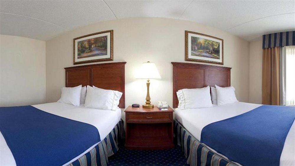 Express & Boyd-cooper Parkway By Ihg