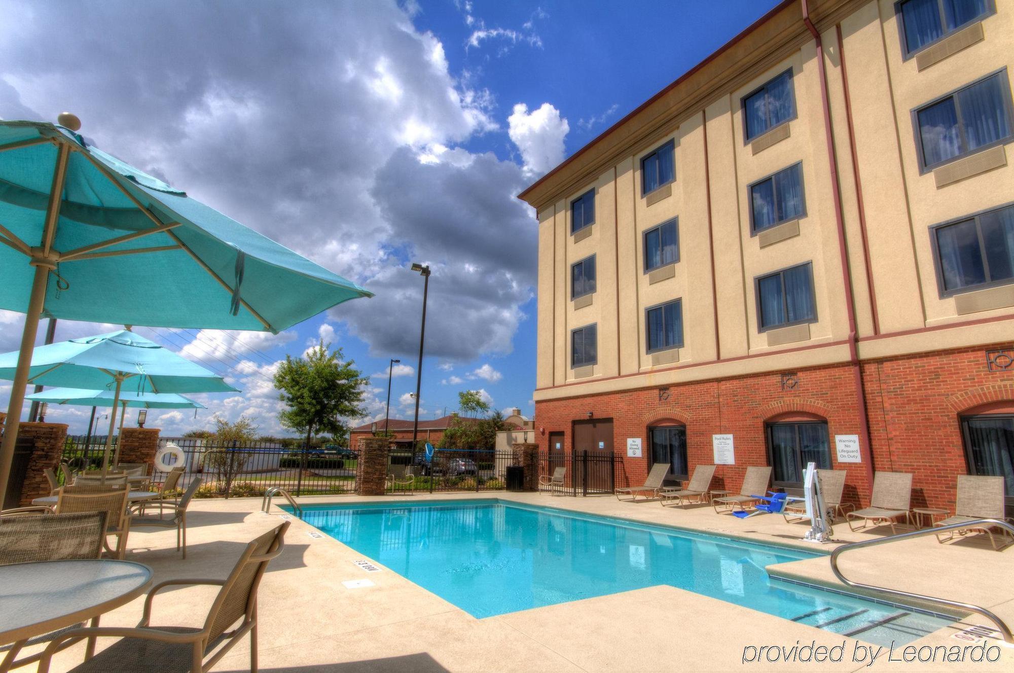 Hotel Express & Boyd-cooper Parkway By Ihg 2*