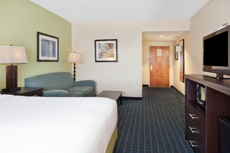 Express & Boyd-cooper Parkway By Ihg Hotel
